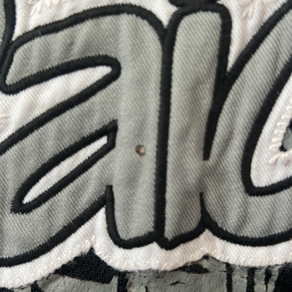 Vintage Las Vegas Raiders Jersey - Picture 10 of 10